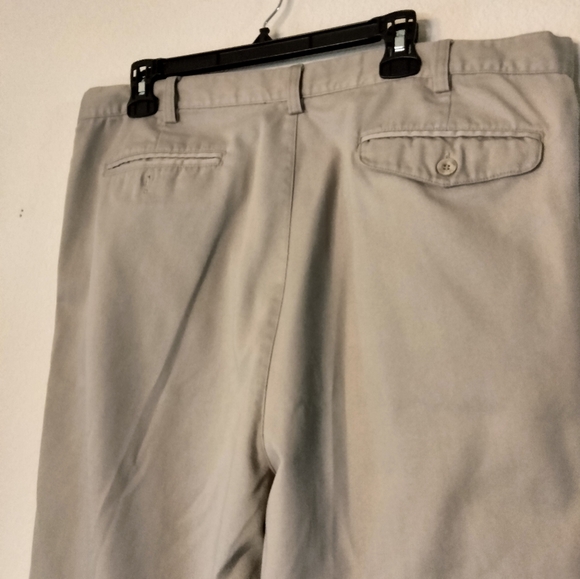 3/$12💥 BASIC CONCEPTS Mens khaki pleated dress pants - Picture 5 of 5